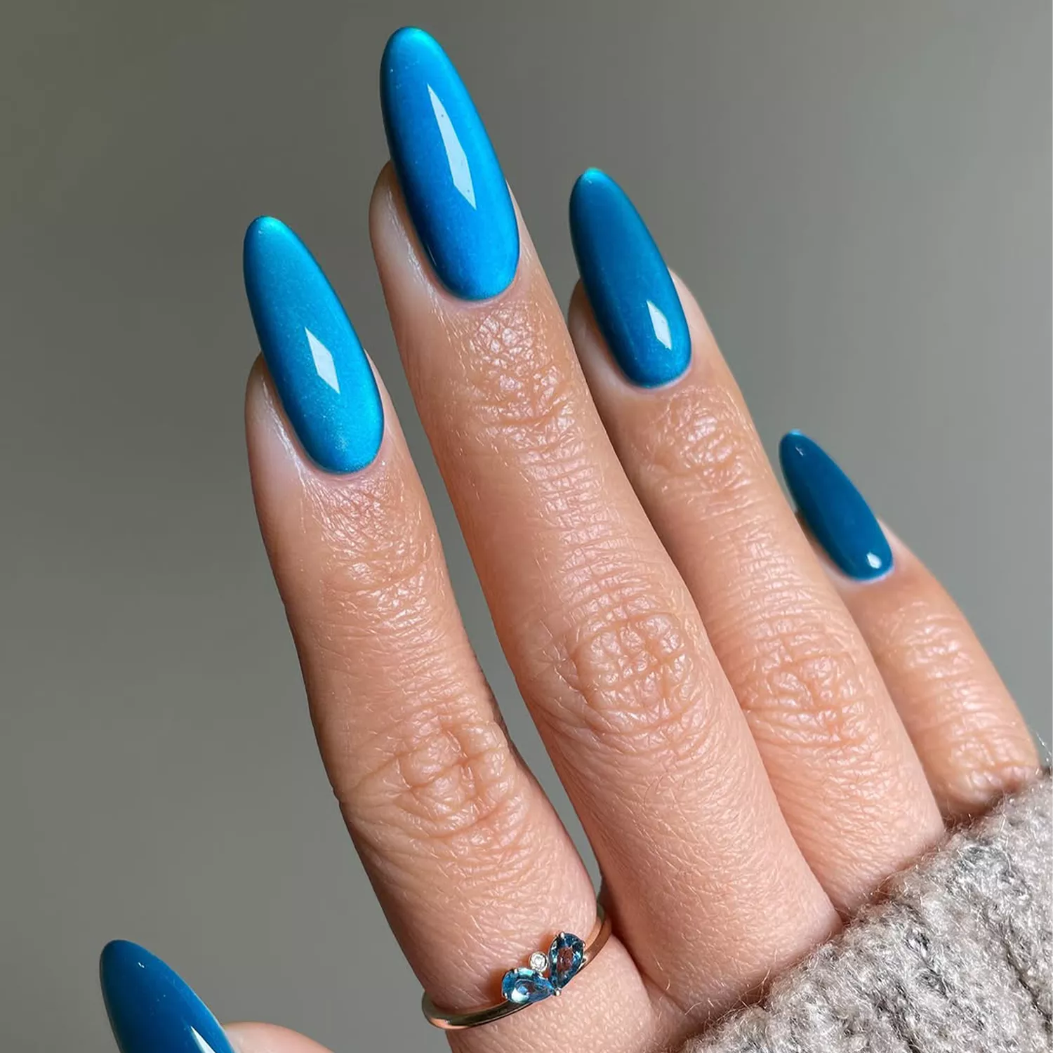 blue velvet nails